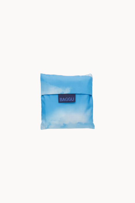 Baggu in Clouds