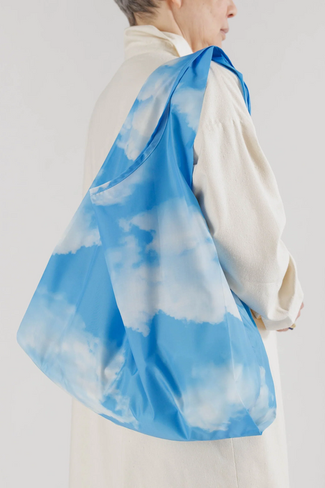 Baggu in Clouds