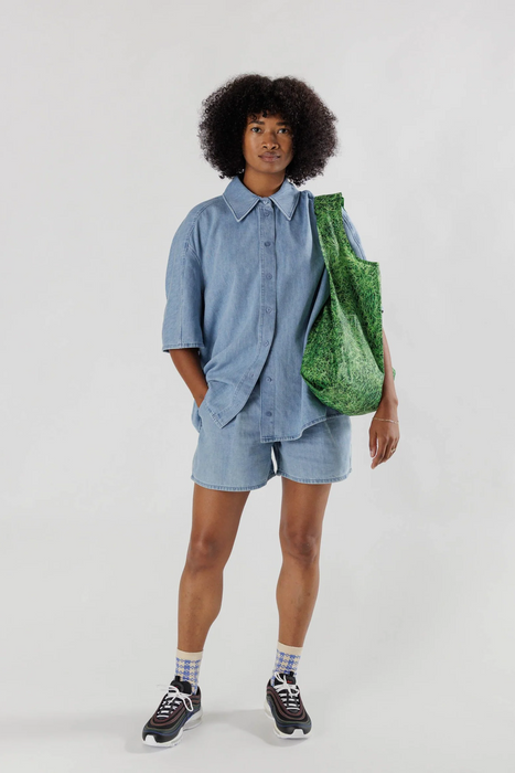 Baggu in Grass