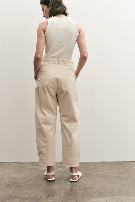 Cropped Workwear Pants in Light Beige