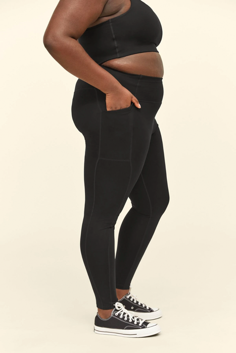 High-Rise Pocket Legging in Black