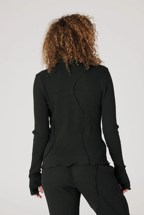 Hemp Rib Turtleneck in Vintage Black