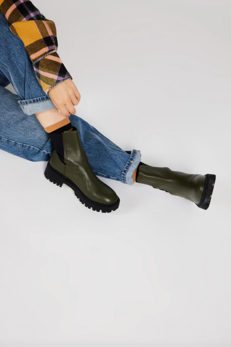 Guided Pull On Boot in Hunter