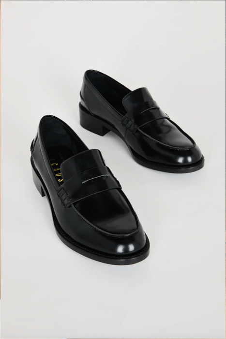 Neighbor Loafer in Black