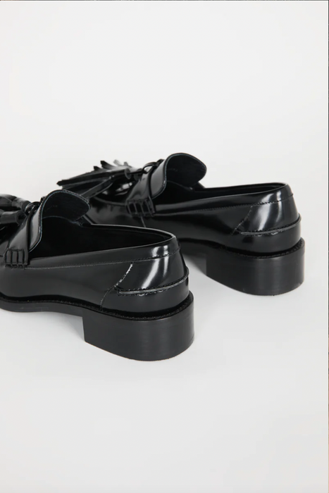 Neighbor Loafer in Black