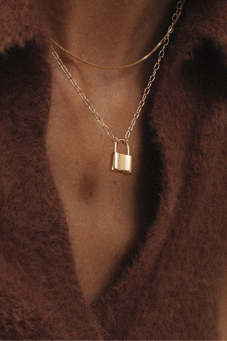 Holmes Necklace in Gold