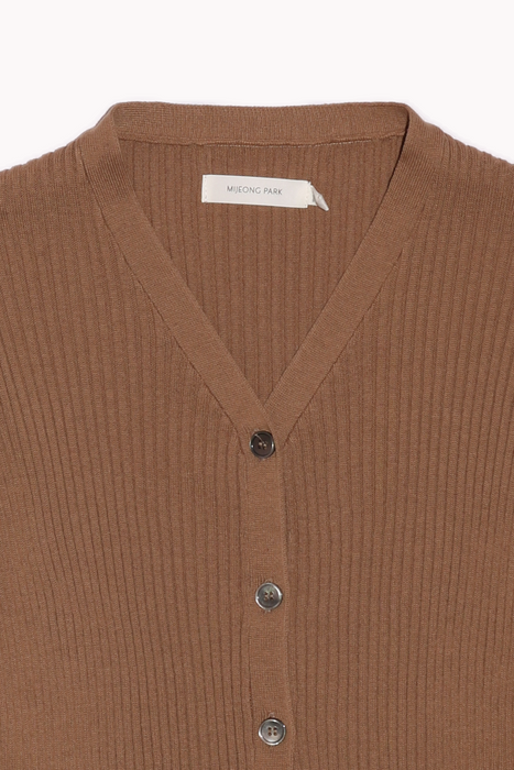 Ribbed Knit V-Neck Cardigan in Camel