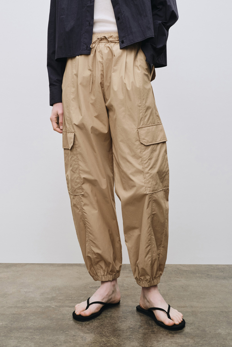 Cargo Pants in Camel