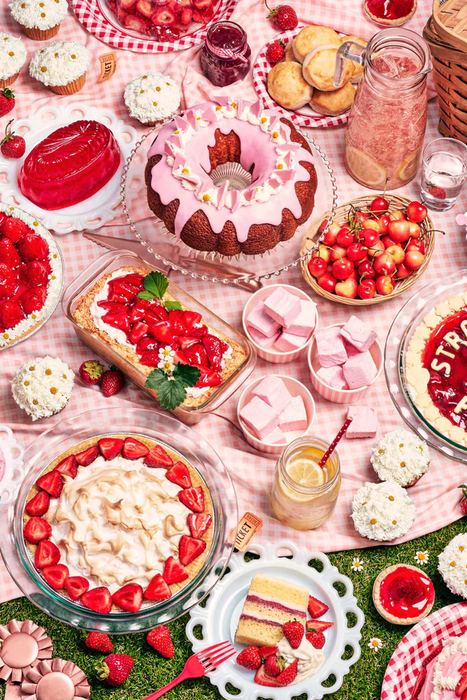 Strawberry Affair 1000 Piece Puzzle